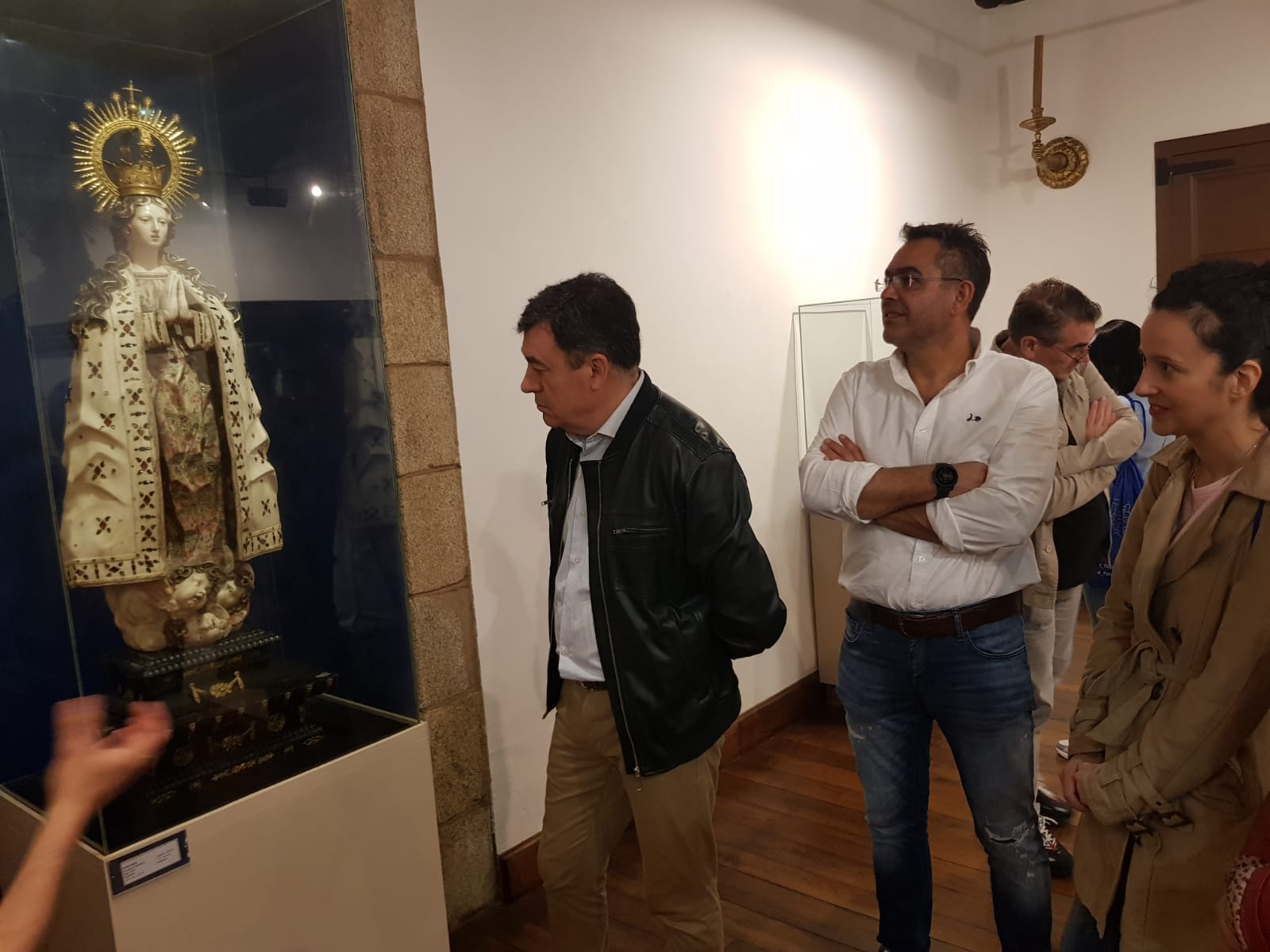 Visita Museo de Arte Sacro Conselleiro de Cultura y Katy Varela