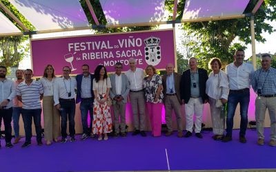 Inauguración del festival del vino de Monforte con la asistencia de la jefa Territorial de Turismo y autoridades de la zona